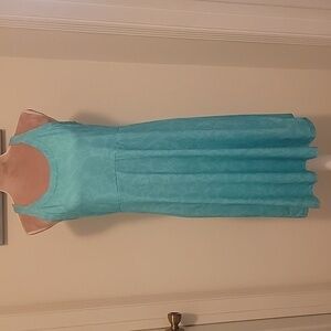 Columbia "Freezer III" Omni-Freeze Blue Sleeveless Dress, Size M. Excellent Cond